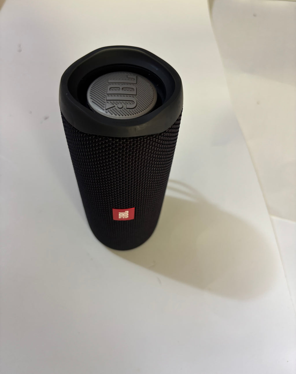 JBL Flip 5 portable Bluetooth speaker