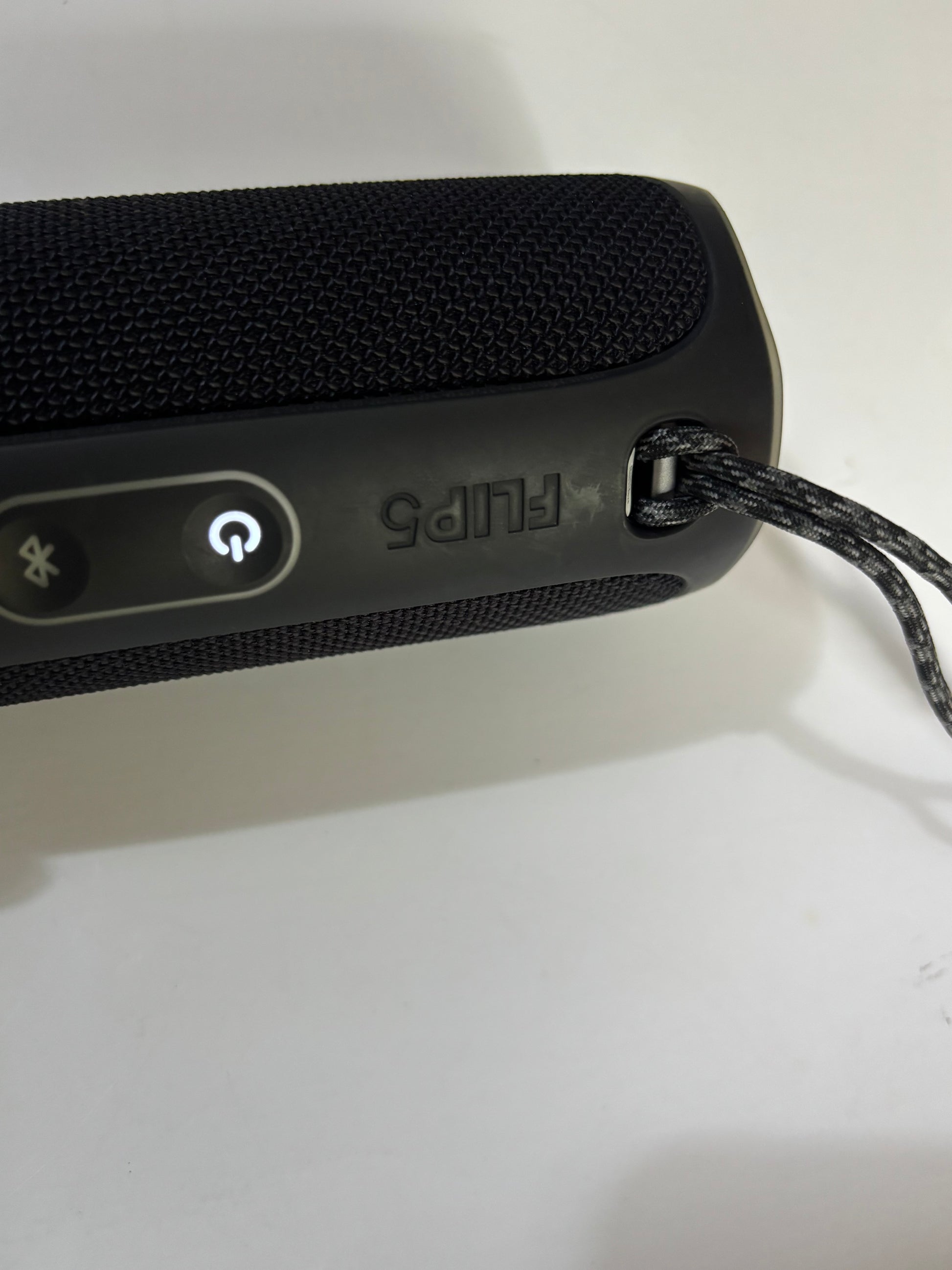 JBL Flip 5 portable Bluetooth speaker