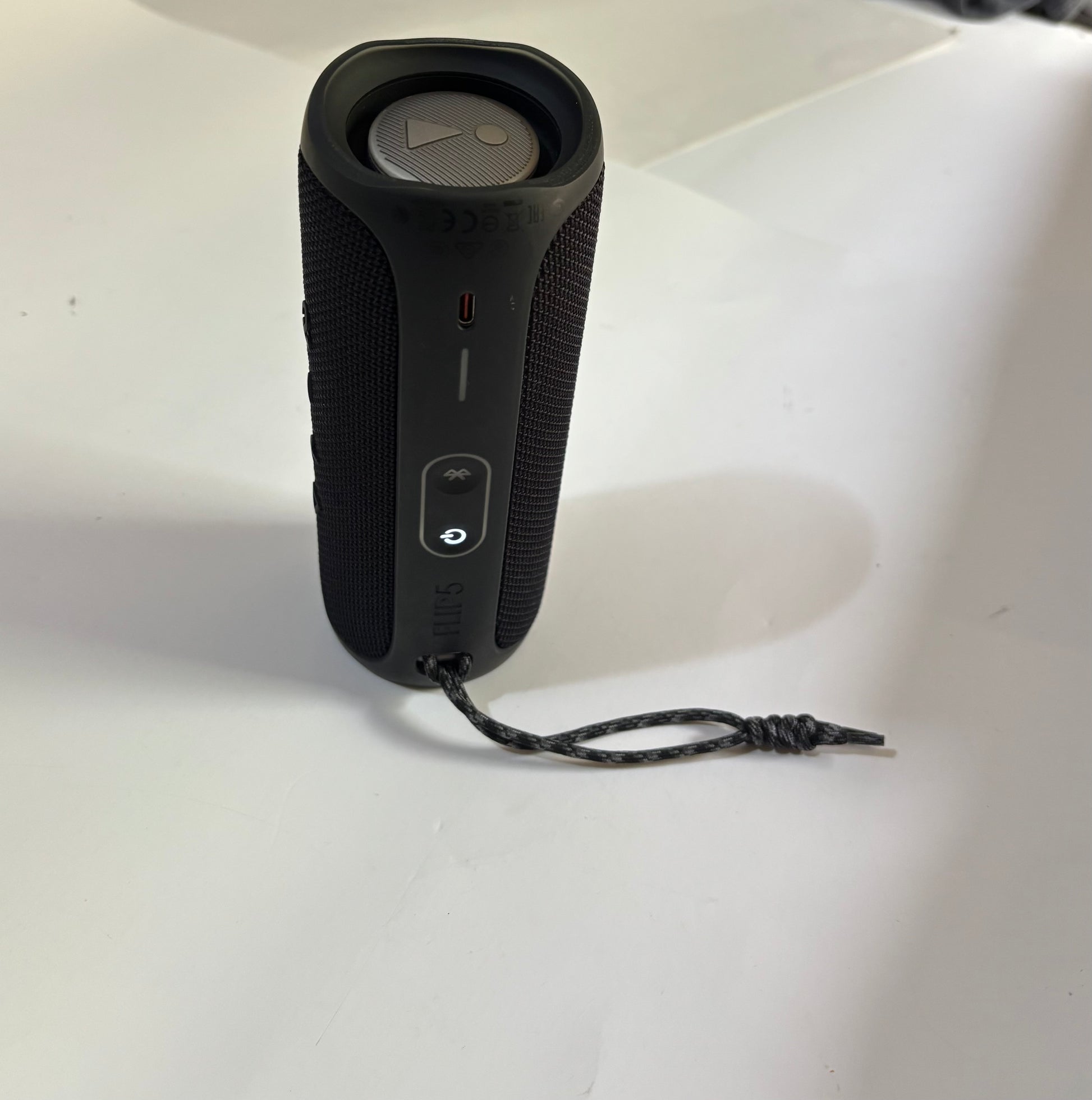 JBL Flip 5 portable Bluetooth speaker